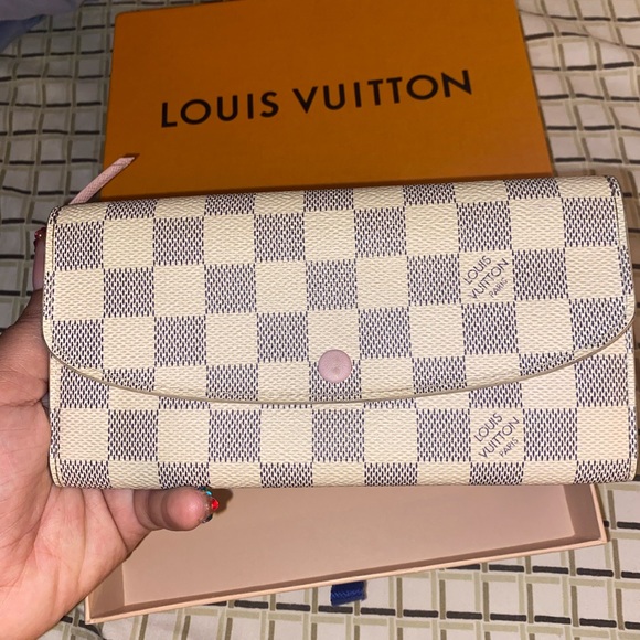 Louis Vuitton damier wallet - Picture 1 of 9